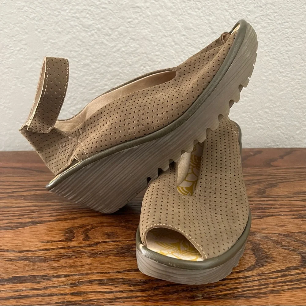 FLY London Women's Yala Perforated Wedge Sandal Size 39
